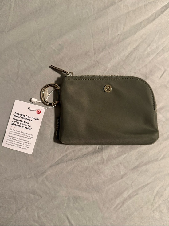lululemon athletica Handbags - LULULEMON: Clippable Card Pouch